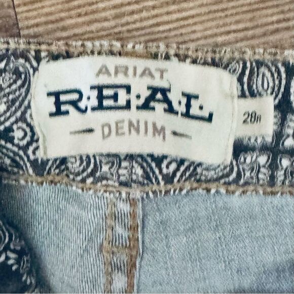 Ariat R.E.A.L Hallie Flare Jean Mid-Rise Light Wash Denim Size 28R - Picture 8 of 13